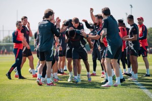 曼联迎两大利好！官方：阿玛德、德里赫特恢复全队合练