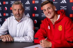 TA：曼联原本想签德拉普，美国行期间确定要买塞斯科&amp;前后考察7年