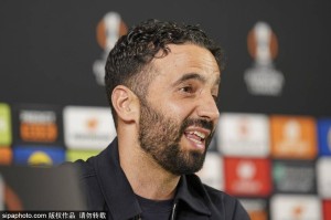 阿莫林谈拉爵的支持：曼联管理层知道实现目标需要时间