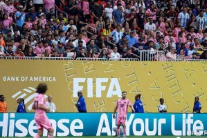 首发阵容差6岁，太轻松了，巴黎4-0迈阿密，半场鸣金收兵晋级8强