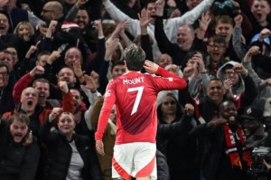 是该加速卖、还是该继续给机会？26岁芒特拒转会离开曼联