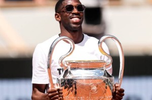 金球先生不到1亿？登贝莱最新身价9000万欧元，法甲第一人被嫌太老