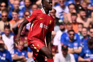 防线危机再度升级！24岁巨星三度受伤，利物浦冬窗引援迫在眉睫