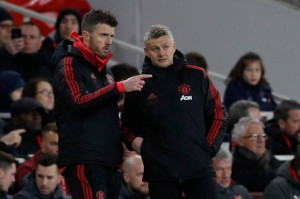 一日英超动向：多个名宿竞争曼联临时主帅，罗塞尼尔想要称兄道弟