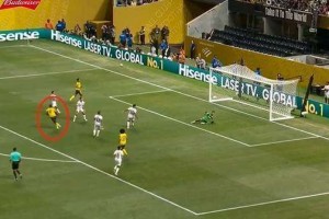 10分钟双响！29岁欧冠金靴杀疯了：两项大赛16球 创3大纪录