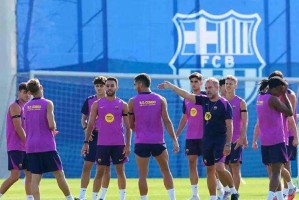 弗里克指责巴萨更衣室自私行为，诺坎普应如何应对